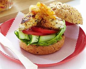 Chicken burgers with sweet onions