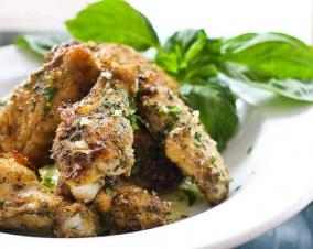 Easy Oven Baked Garlic Chicken Wings