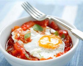 Healthy Capsicum salsa and fried eggs