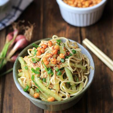 Spicy chicken ban mein noodles