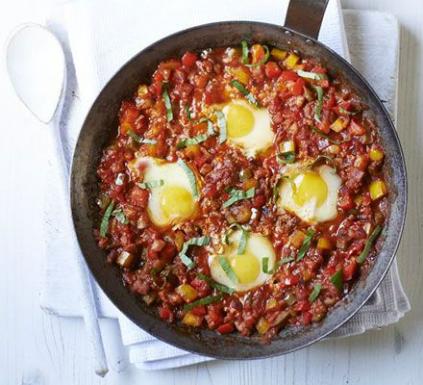 Turkish one-pan eggs & peppers (Menemen)