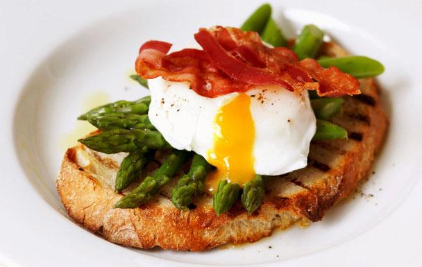 Asparagus and Soft Eggs on Toast