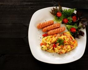 Scrambled Eggs with Chicken Sausages