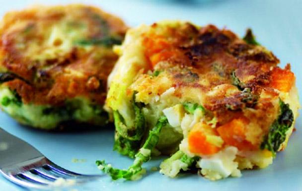 Eggy bubble and squeak cakes