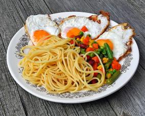 Spaghetti With Herbs, Chilies, and Eggs