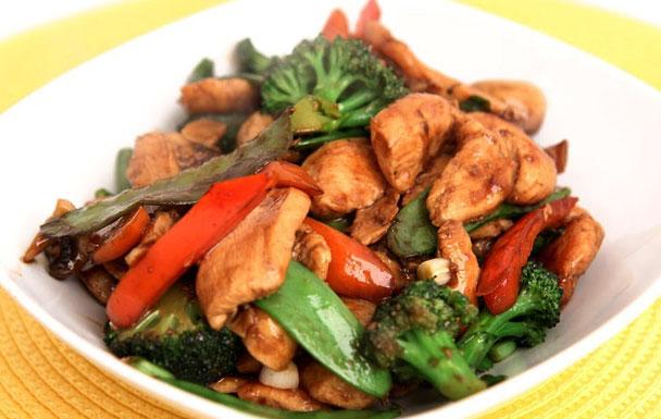 Spicy chicken & veg stir-fry